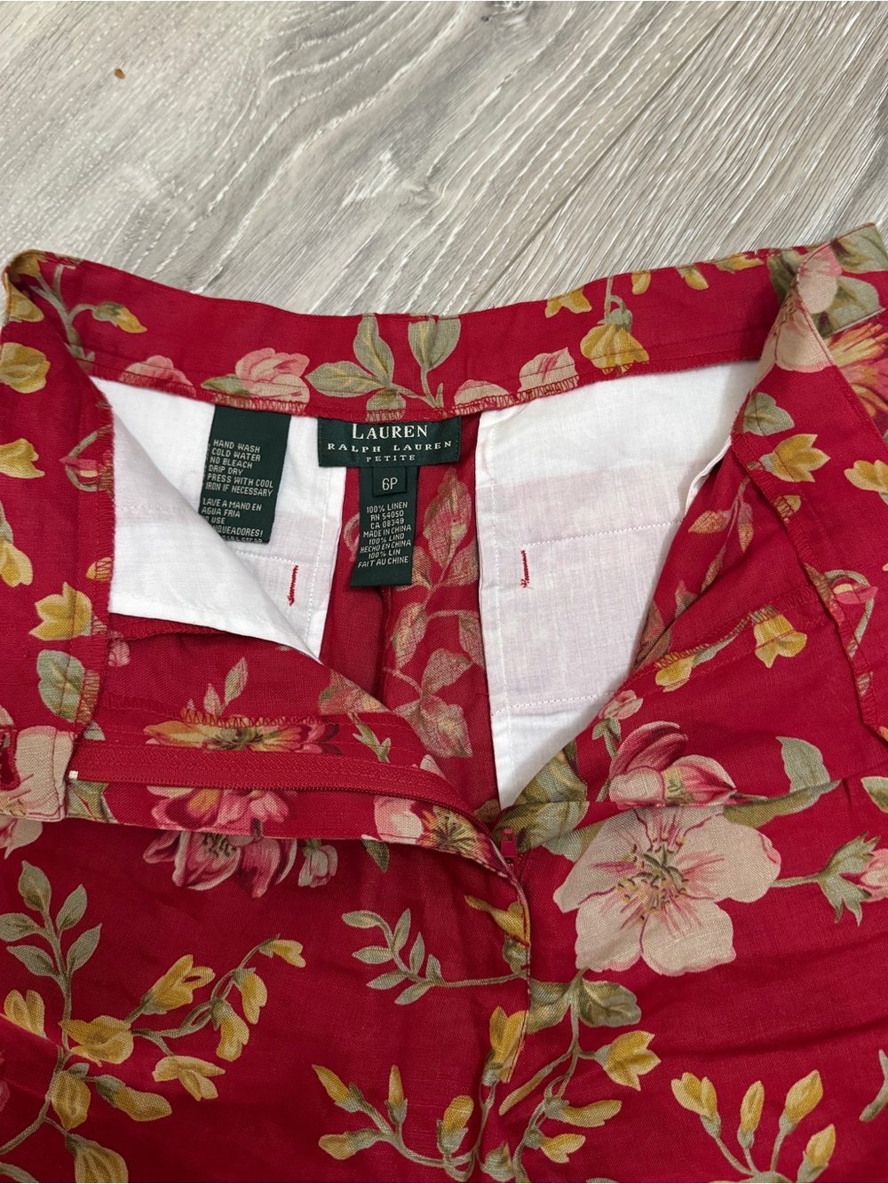 Vintage Ralph Lauren Linen Floral Bermuda Shorts Red Cottagecore 6P - Picture 15 of 15